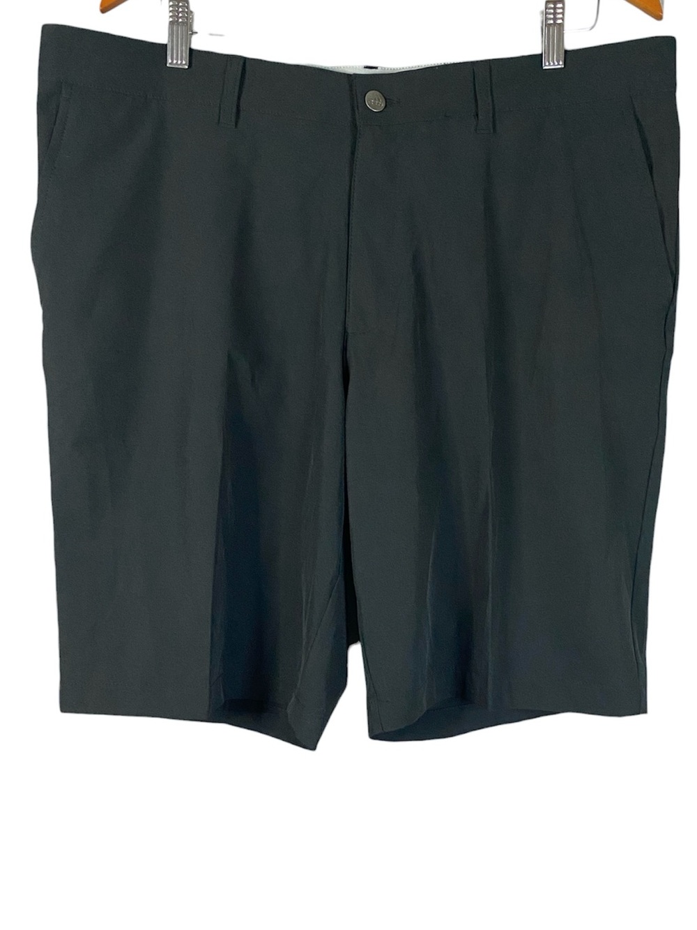 NWT Adidas Men’s Ultimate365 10” Pleated Golf Shorts in Black Size 38